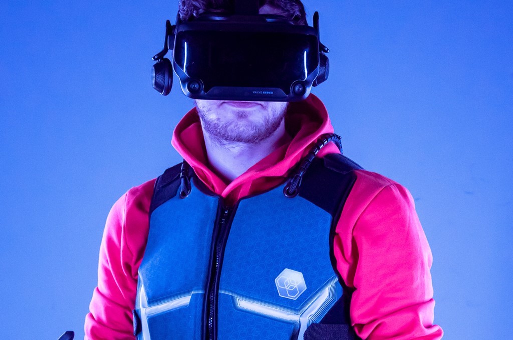 В специальном VR-жилете вы сможете почувствовать попадание пуль и капли дождя